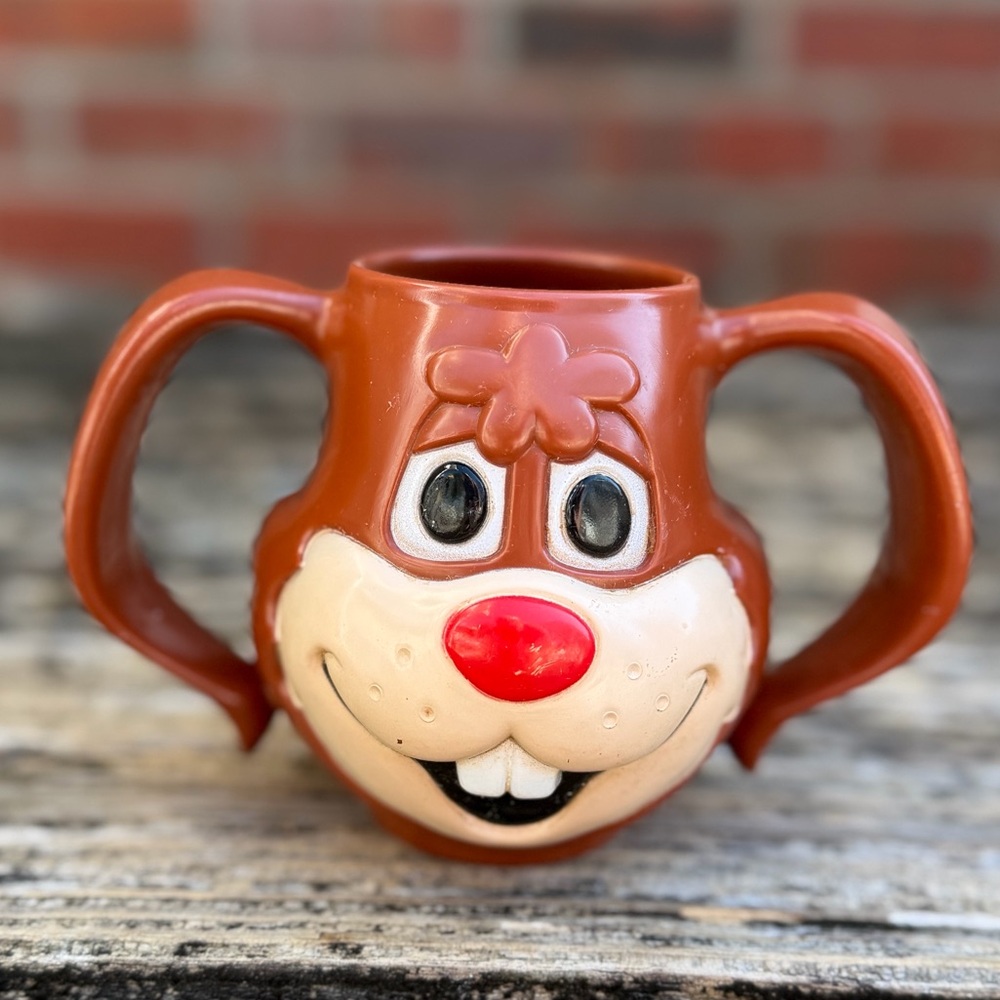 Vntg 80’s Nestle Quik Nesquik Bunny Rabbit Plastic Double Handled Brown Mug T7